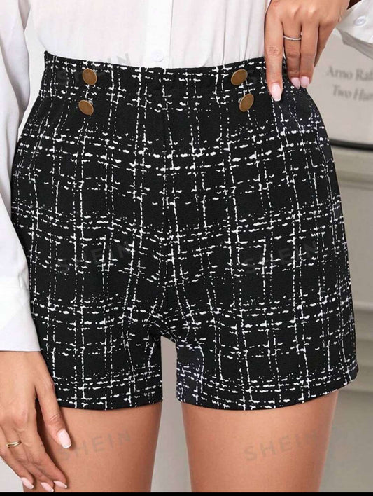 Womens Short Black Checkered